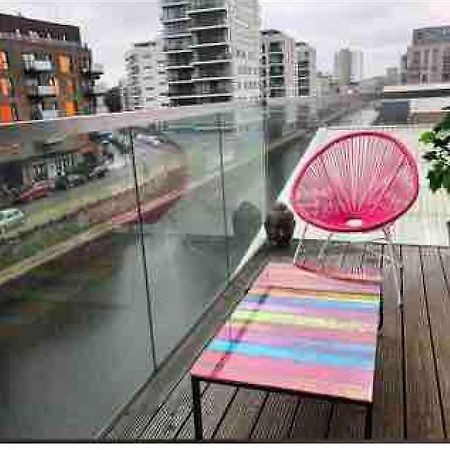 Lovely 2Br Apartment W/ City View Лондон Екстериор снимка